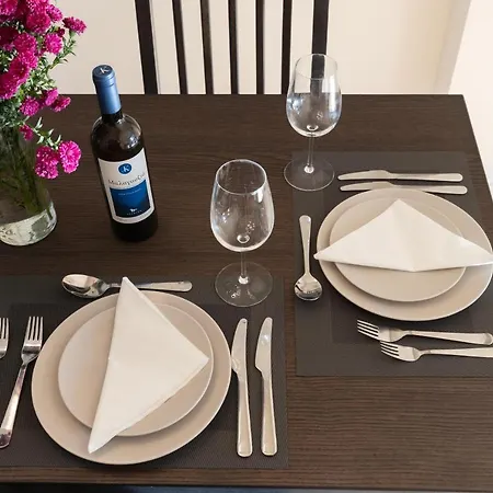 Apartment Wonderful 2 Bedroom 2 Bath Sleeps 8 Athens