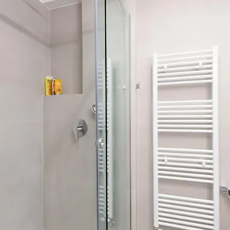 Wonderful 2 Bedroom 2 Bath Sleeps 8 *